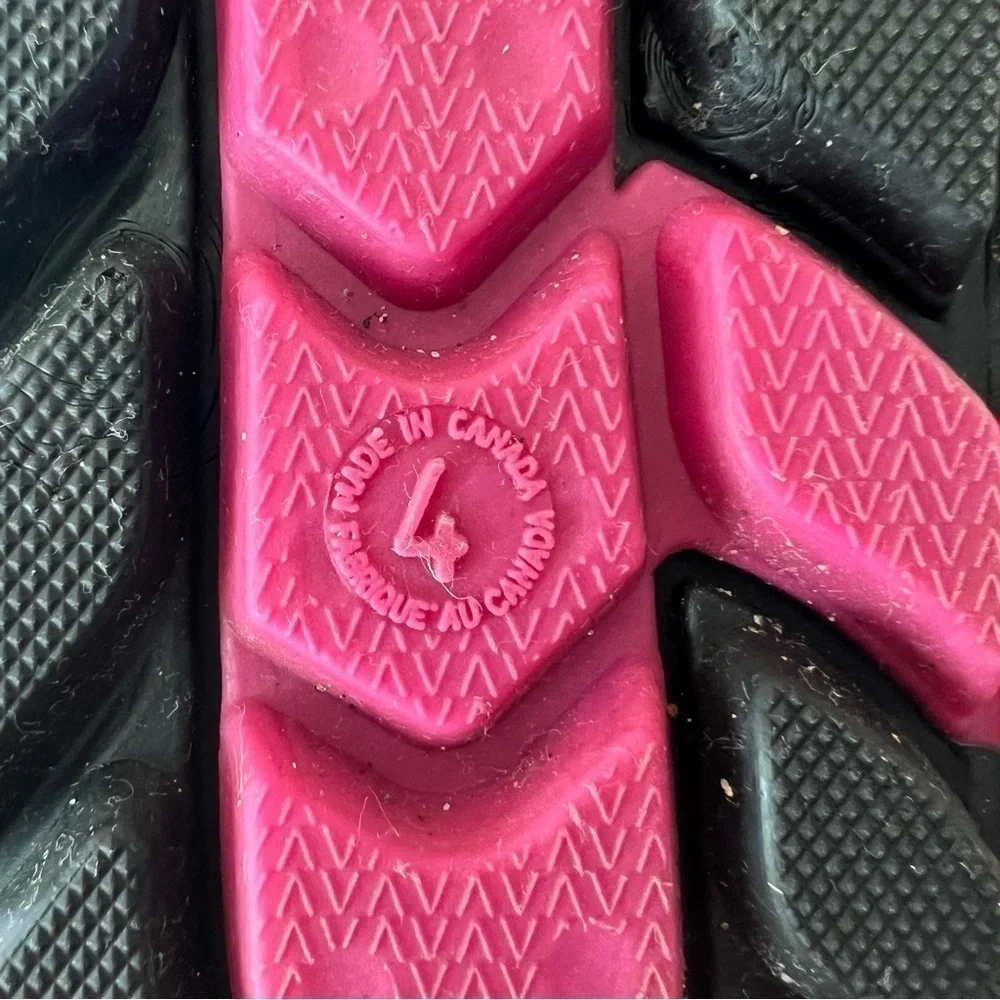 Kamik Youth Sz 4 Snow Boots Pink And Black With Faux Fur Edge Fleece Line